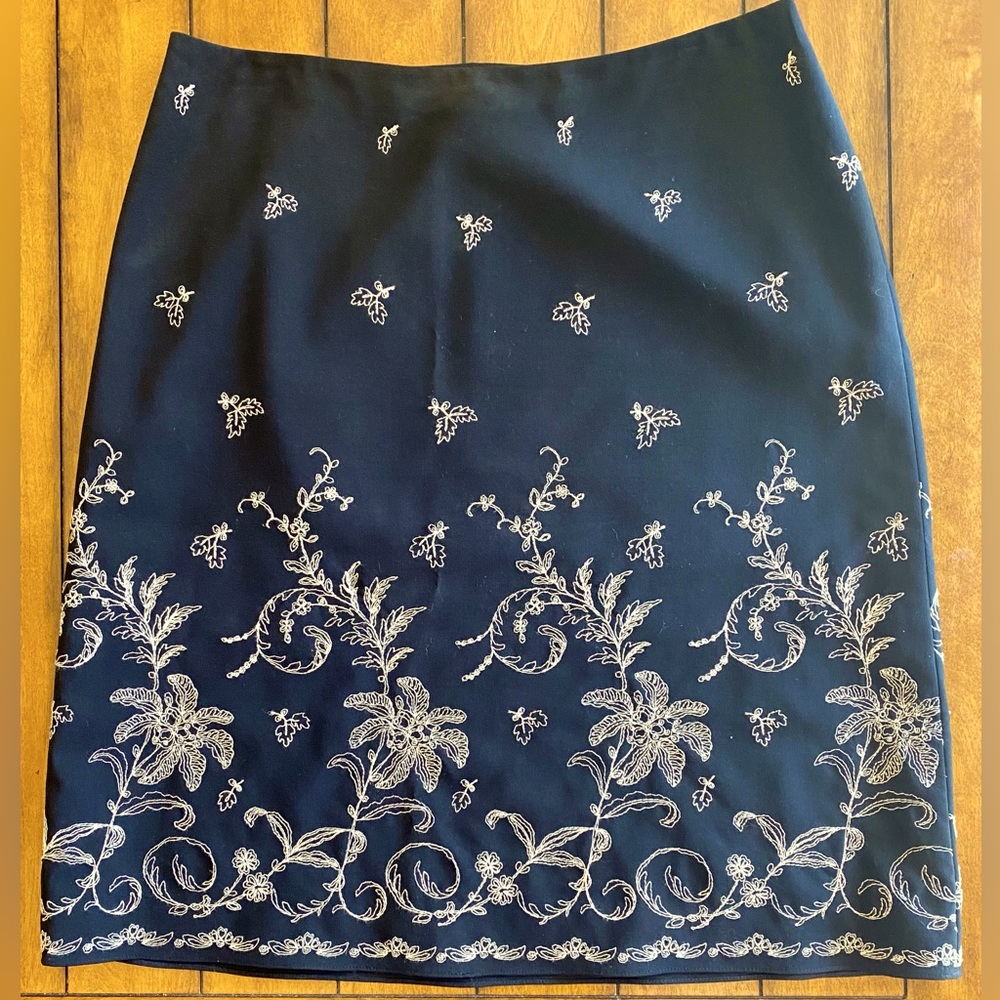 Ann Taylor Classic A-Line Embroidered Skirt
